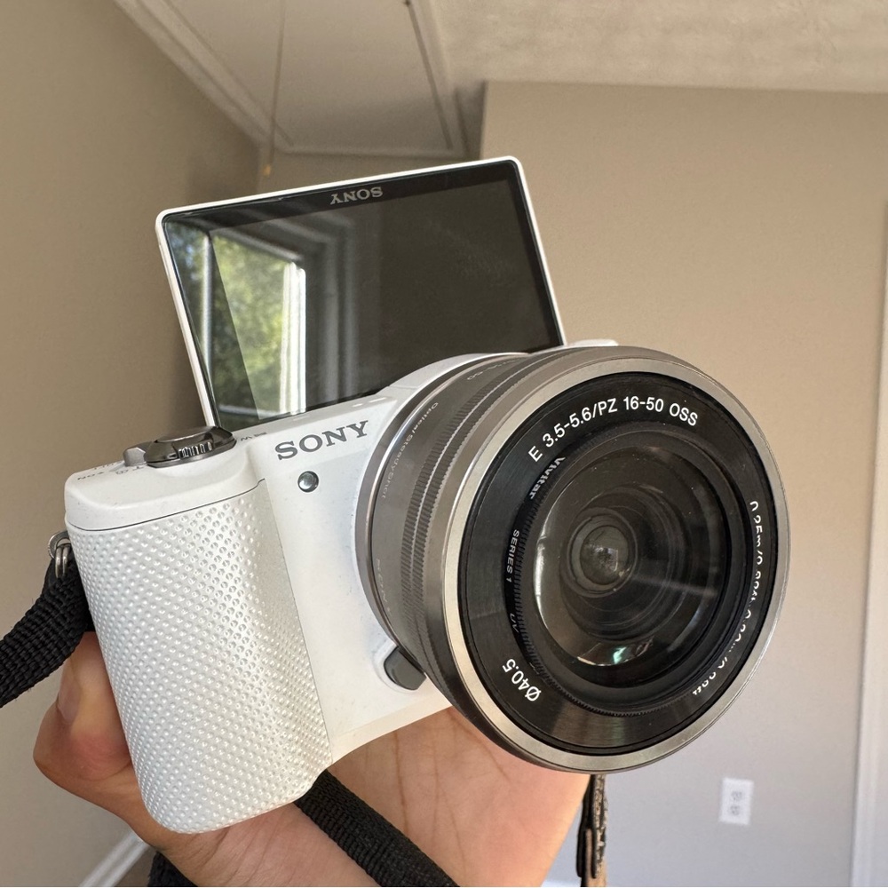 Sony Alpha a5000 Mirrorless Vlogging Digital Camera with EMount Lens WITH TRIPOD
